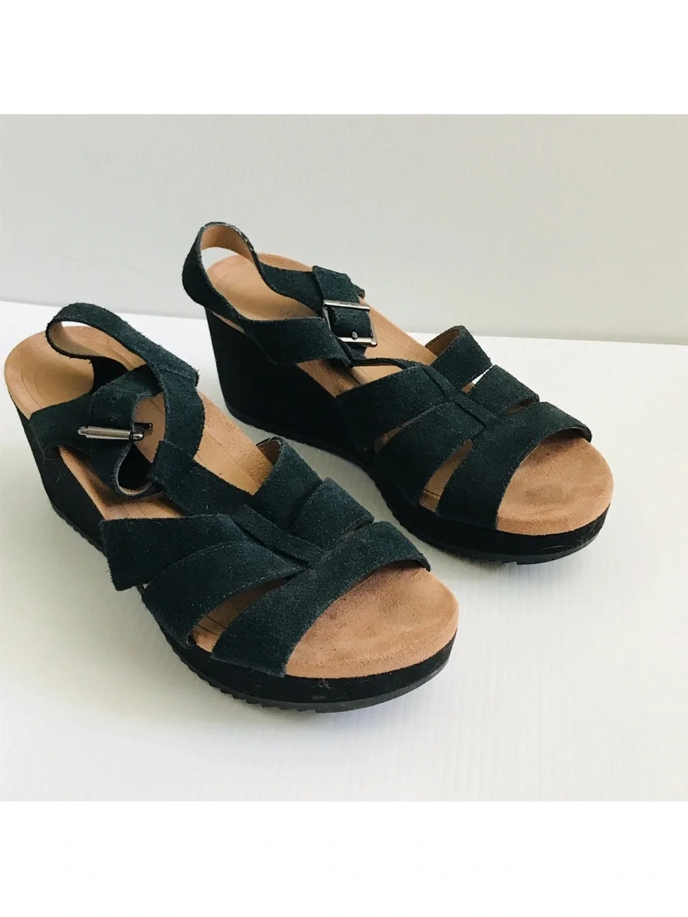 Vionic Womens Tawny Strappy Classic Wedge Sandals Shoes Black Suede 9 M